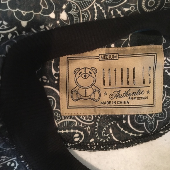 Entree Crow Crewneck Black Paisley - Sz Medium - Picture 6 of 10